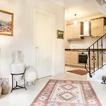 Vila Two Stone Homes Metis