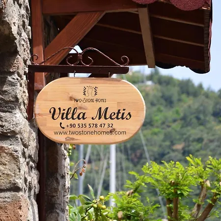 Two Stone Homes Metis Willa *