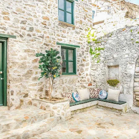 Вилла Two Stone Homes Metis