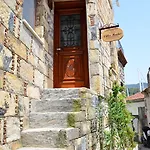 Two Stone Homes Metis *