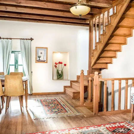 Two Stone Homes Metis Villa